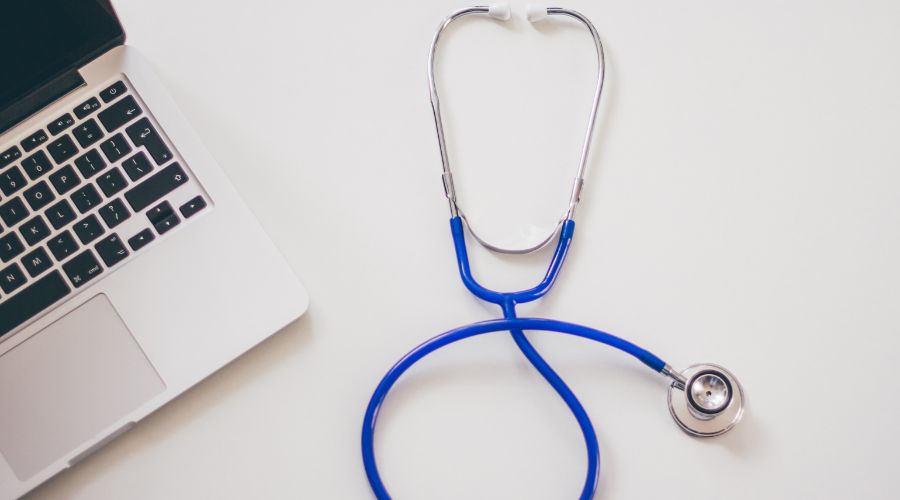 Clicca per accedere all'articolo Assenze immotivate visita fiscale